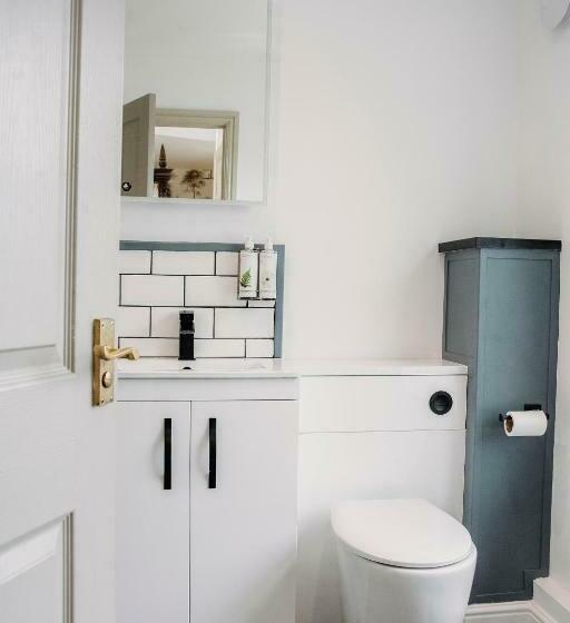 חדר משפחתי, The George Inn