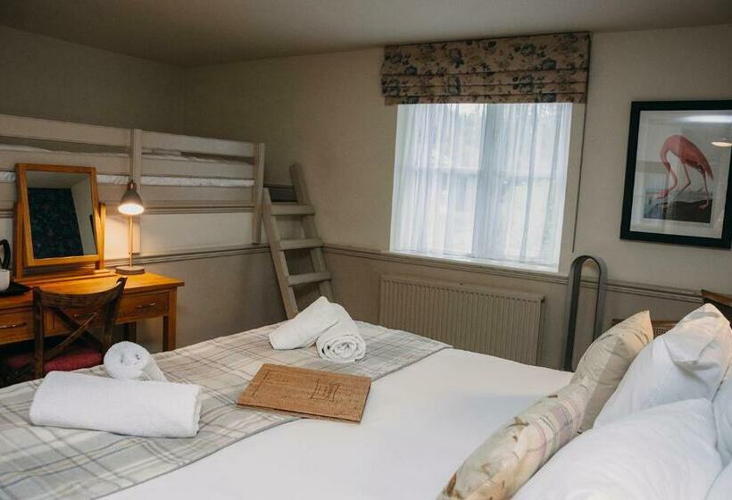 חדר משפחתי, The George Inn