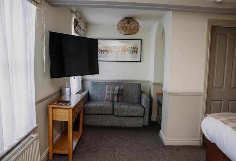 חדר משפחתי, The George Inn