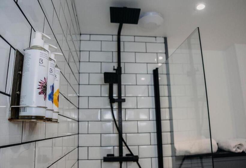 חדר דלוקס, The George Inn