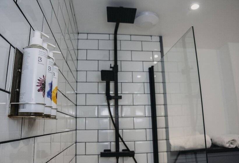 חדר דלוקס, The George Inn