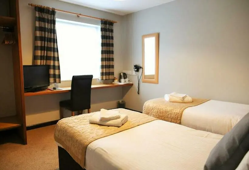 Standard Room, Tricky S