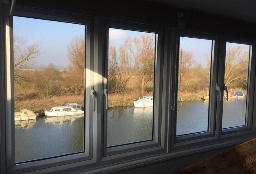 디럭스 룸 킹사이즈 침대, Waveney House