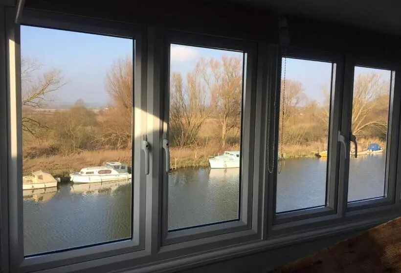 キングサイズベッドのスーペリアルーム, Waveney House