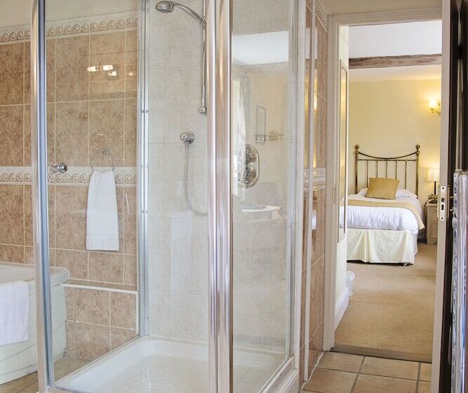 디럭스 룸, Waveney House