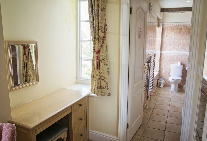 디럭스 룸, Waveney House