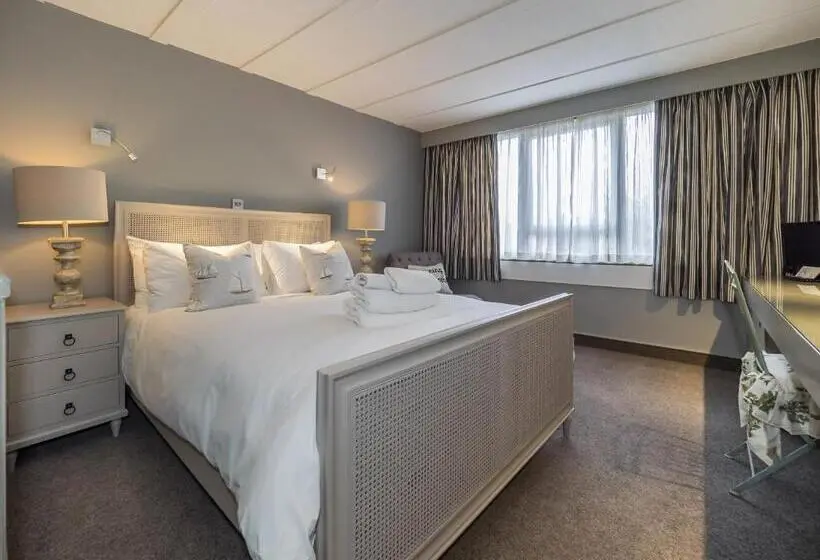 Camera Deluxe, Wroxham