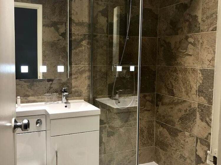 スタンダードシングルルーム, Wroxham