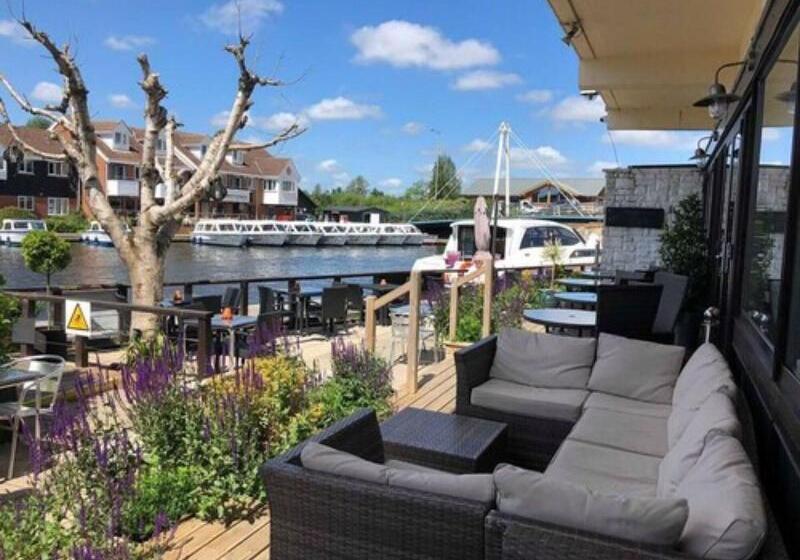 スタンダードシングルルーム, Wroxham