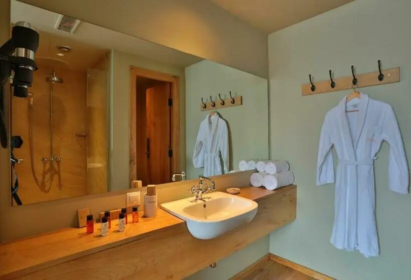 キングサイズベッドのエクゼクティブルーム, Rooms Hotel Kazbegi
