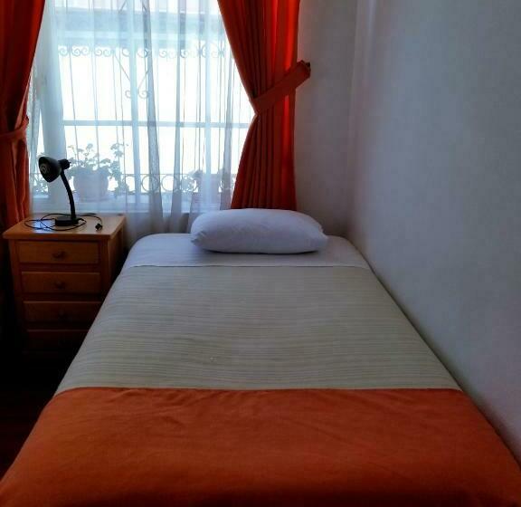 اتاق استاندارد یک نفره, Heritage Inn