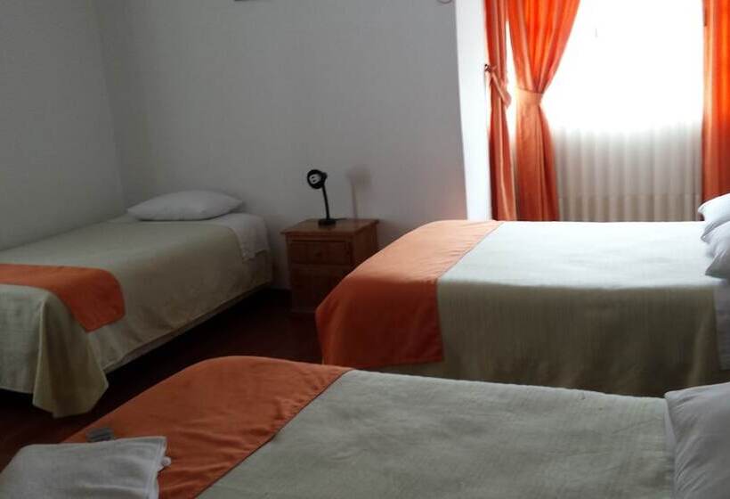 اتاق استاندارد چهار تخته, Heritage Inn