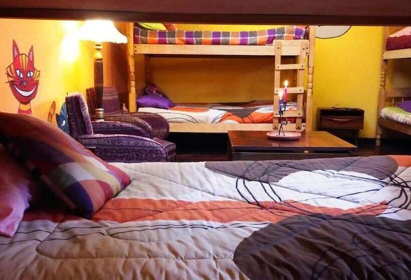 Vuode Makuusalissa, Hostal Huanacauri