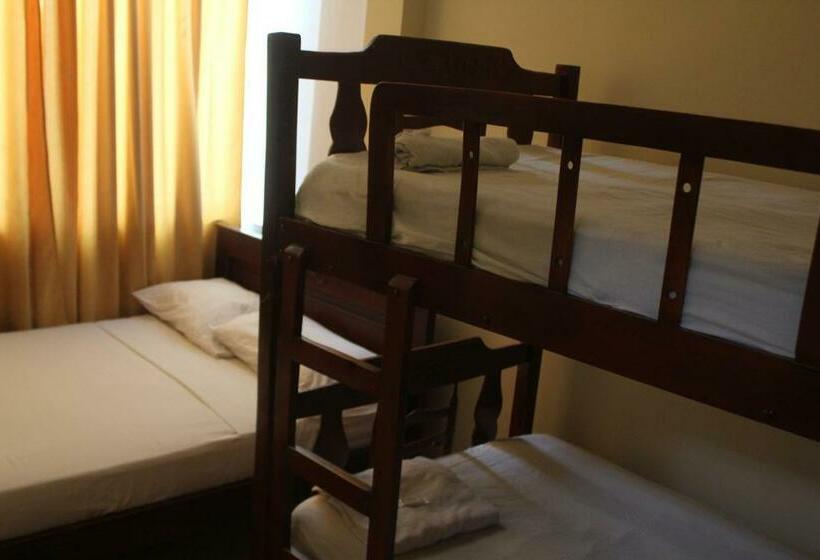 غرفة قياسية ثلاثية, Hostal Rosa Mar