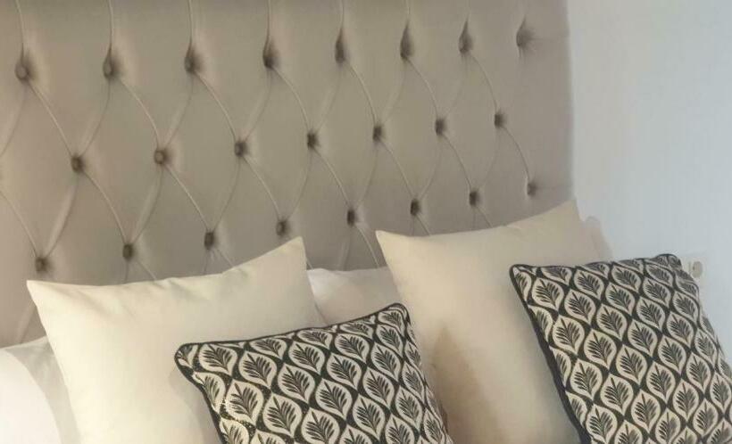 اتاق استاندارد, Mercader De Sedas