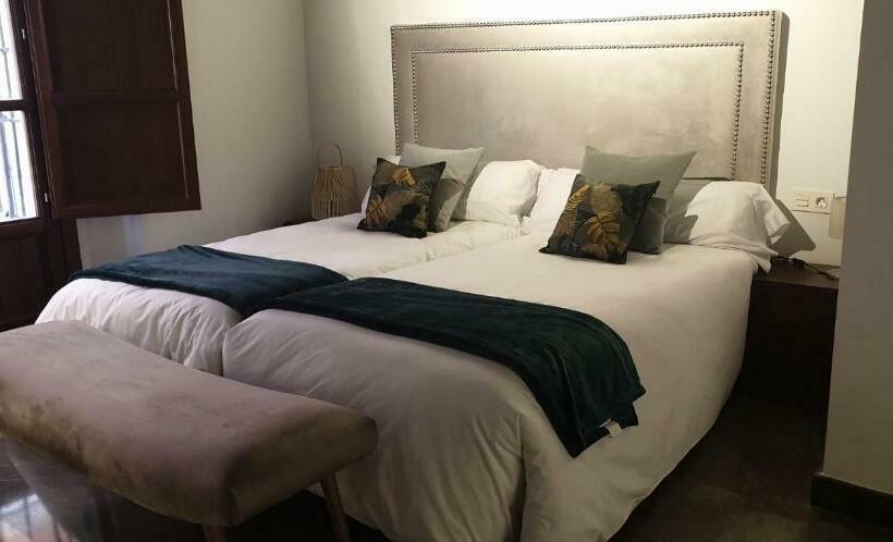 اتاق استاندارد, Mercader De Sedas