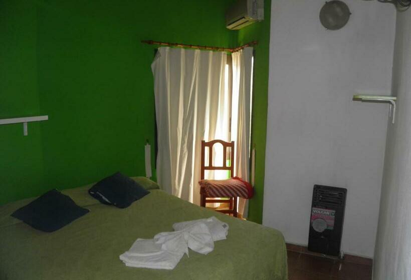اتاق استاندارد سه نفره, Carlos Paz Hostel&suites