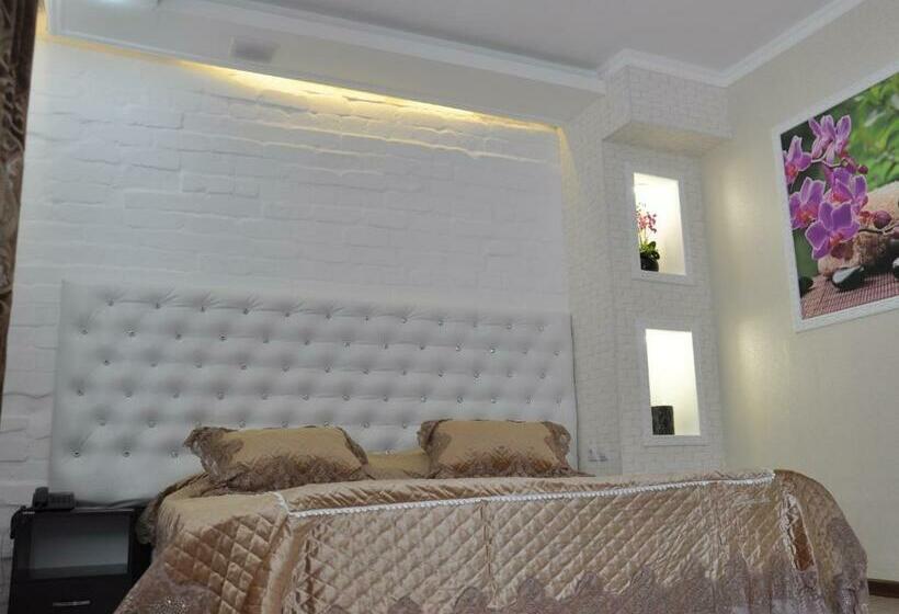 اتاق راحتی, Astina