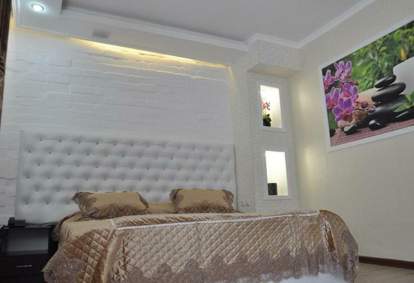 اتاق راحتی, Astina