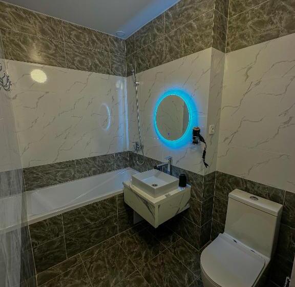 آپارتمان 1 خوابه, Astina