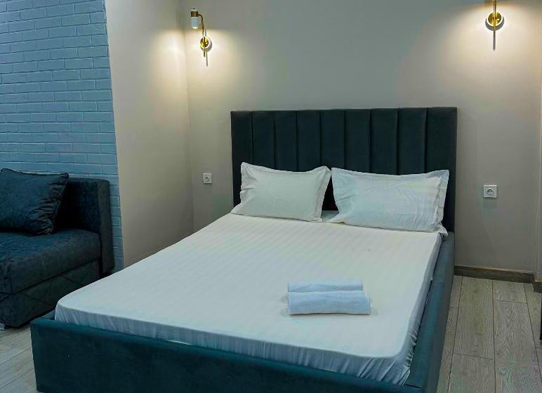 آپارتمان 1 خوابه, Astina