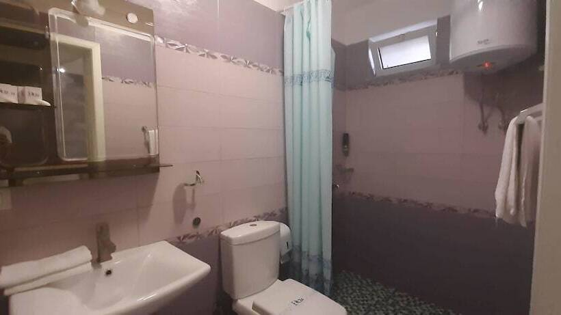 חדר משפחתי, Bylis