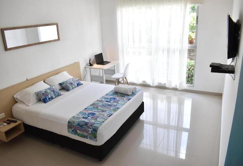 プールビュースタンダードルーム, Color House Santa Marta