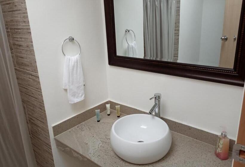 プールビュースタンダードルーム, Color House Santa Marta