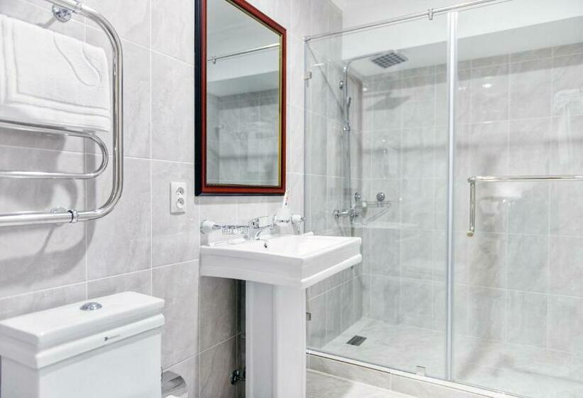 اتاق استاندارد سه نفره, Shymkent Grand