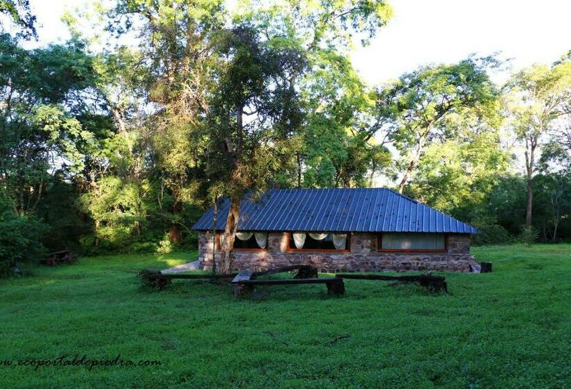 标准平房, Portal De Piedra