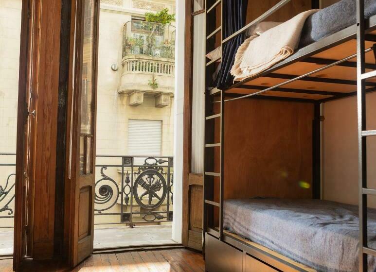 تختخواب در اتاق مشترک, Bill & Bill San Telmo Hostel