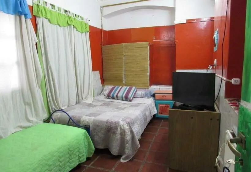 اتاق استاندارد سه نفره, Hospedaje La Rana