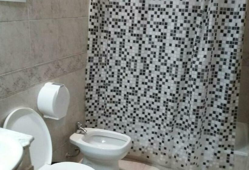 اتاق استاندارد سه نفره, Hospedaje La Rana