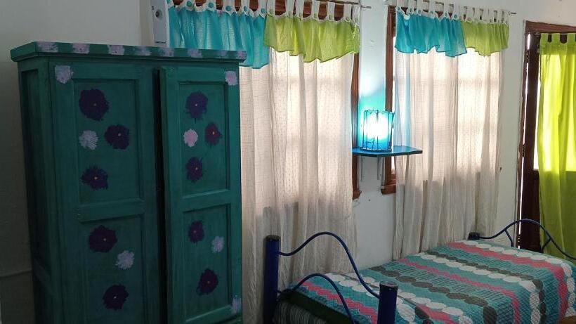 اتاق استاندارد چهارنفره با چشم‌انداز باغ, Hospedaje La Rana