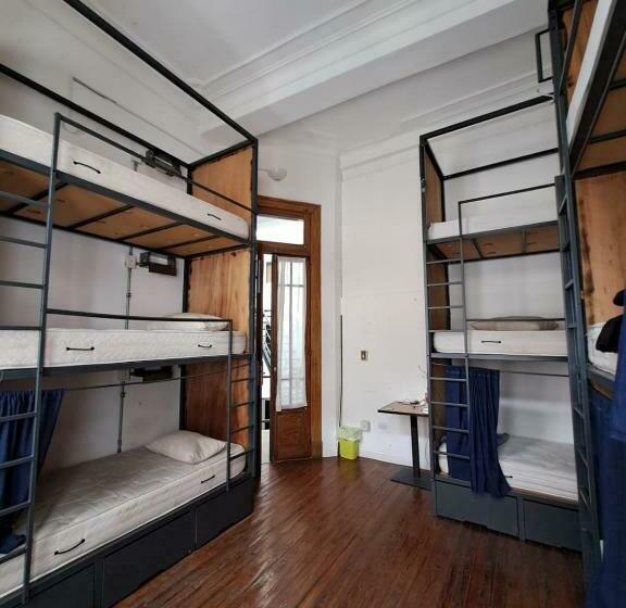 تختخواب در اتاق مشترک, Bill & Bill San Telmo Hostel