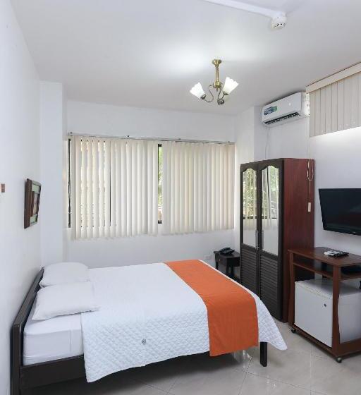 غرفة قياسية فردية, De Alborada