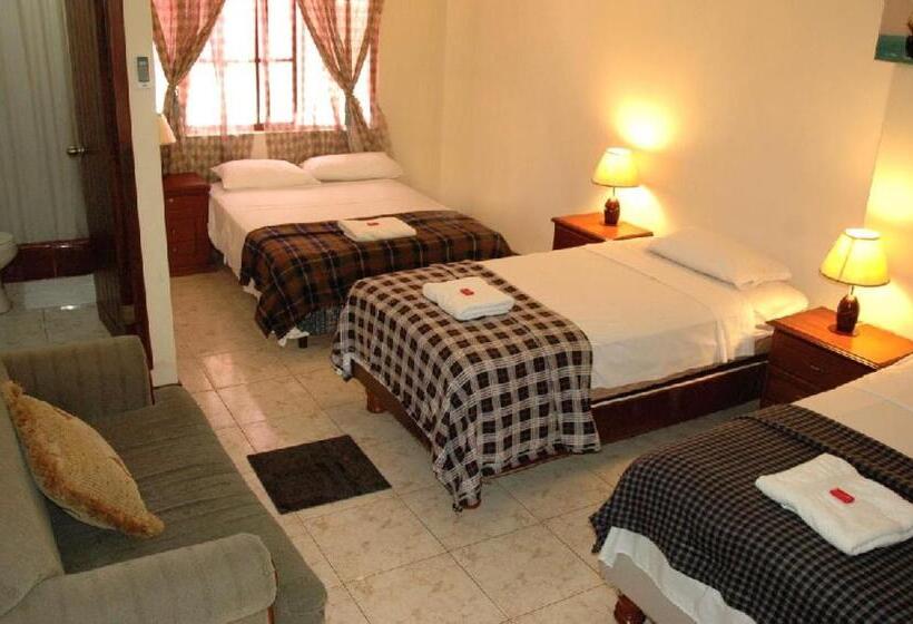 اتاق استاندارد سه نفره, Galapagos Dreams