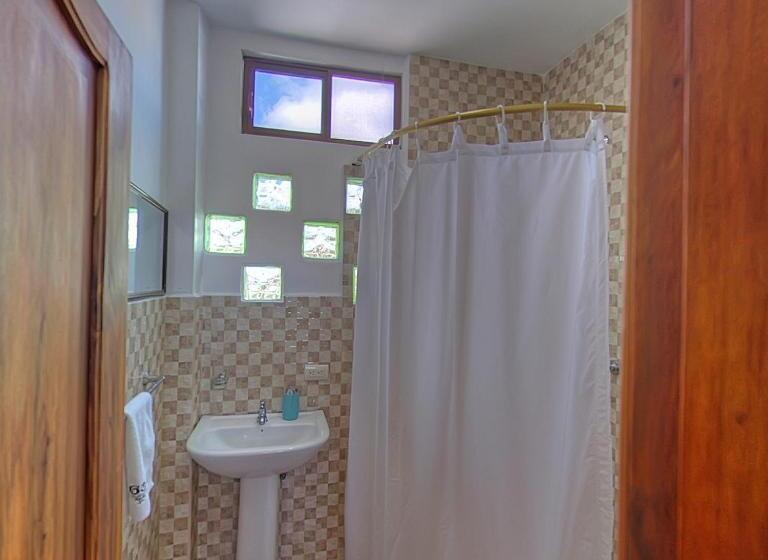 اتاق استاندارد یک نفره, Galapagos Dreams