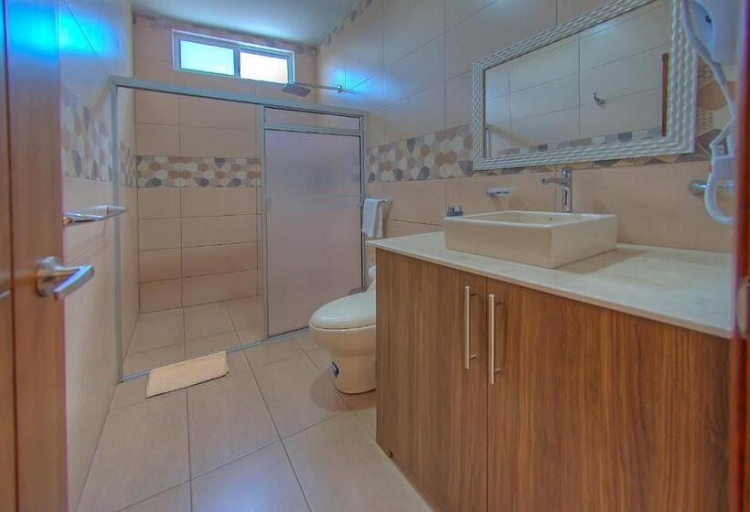 Deluxe Suite King Bed, Galapagos Dreams