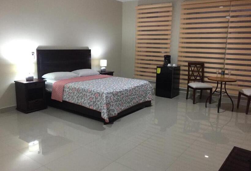 Deluxe Suite King Bed, Galapagos Dreams