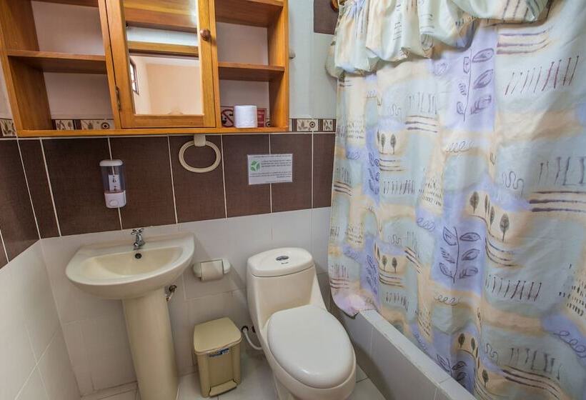 اتاق استاندارد سه نفره, Galapagos Dreams