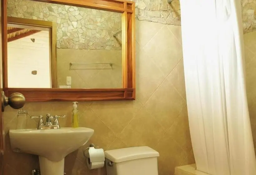 اتاق استاندارد سه نفره, Hosteria Cananvalle