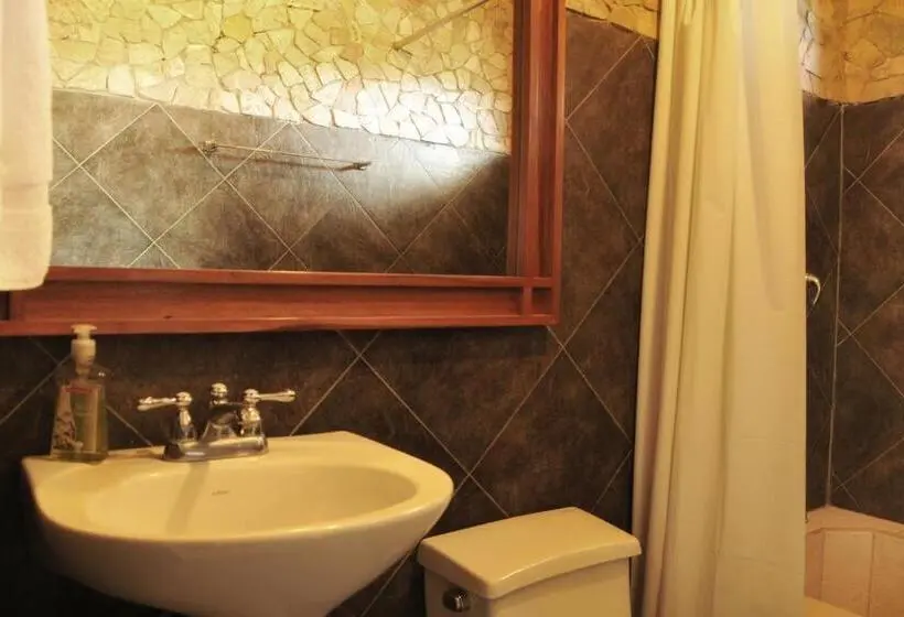 اتاق استاندارد سه نفره, Hosteria Cananvalle