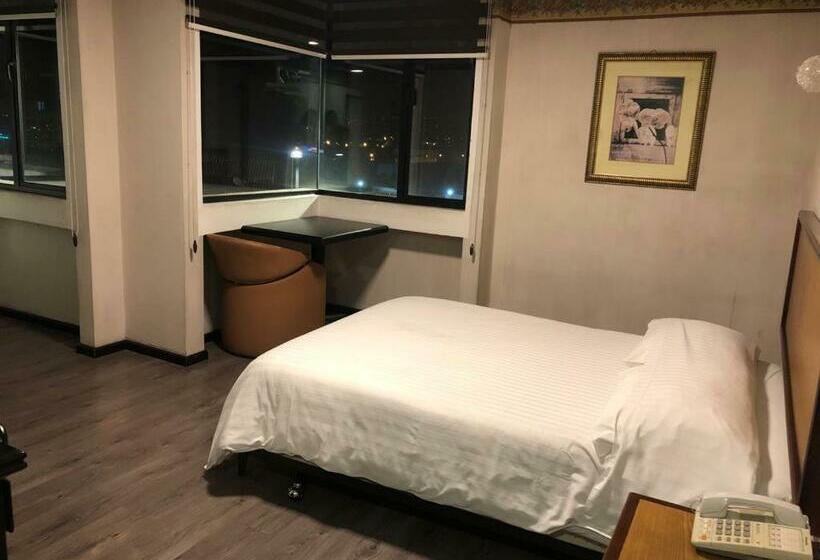 غرفة قياسية فردية, Italia