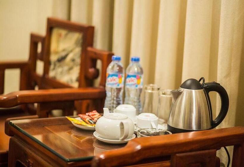 اتاق لوکس, My Lan Hanoi