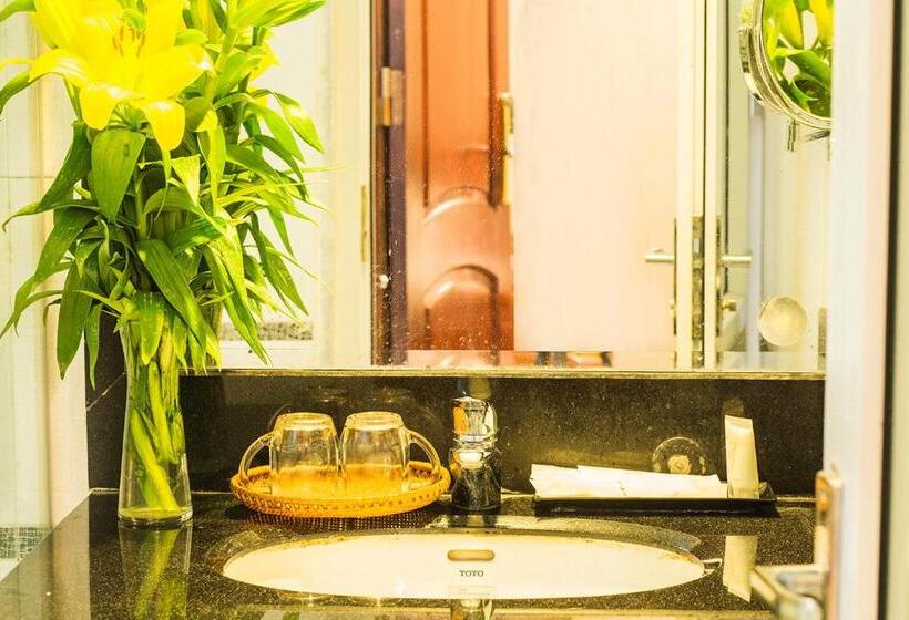 اتاق لوکس, My Lan Hanoi