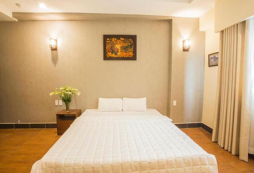 اتاق لوکس, My Lan Hanoi