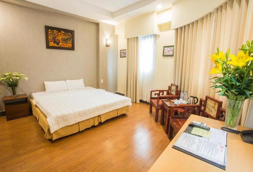 اتاق لوکس, My Lan Hanoi