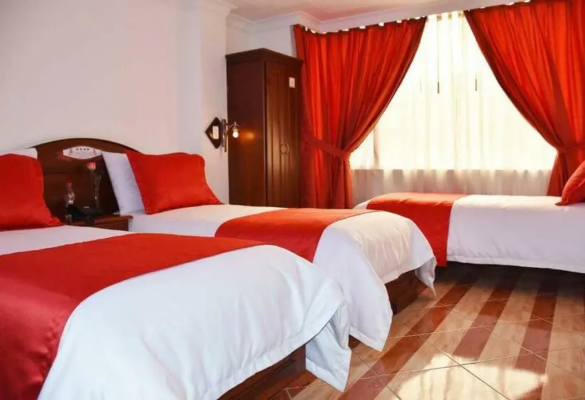 Economy Triple Room, Plaza Victoria