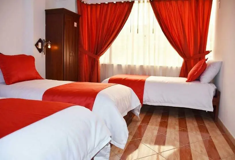 Economy Triple Room, Plaza Victoria